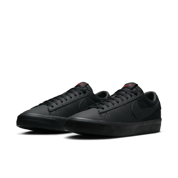 Nike SB Zoom Blazer Low Pro GT ISO - Black/Black-Black-Black