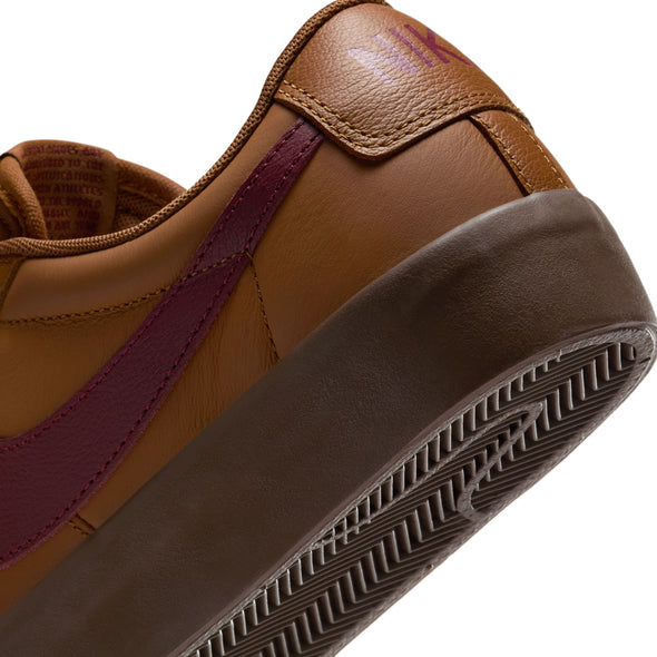 Nike SB Zoom Blazer Low GT - Light British Tan/Dark Team Red