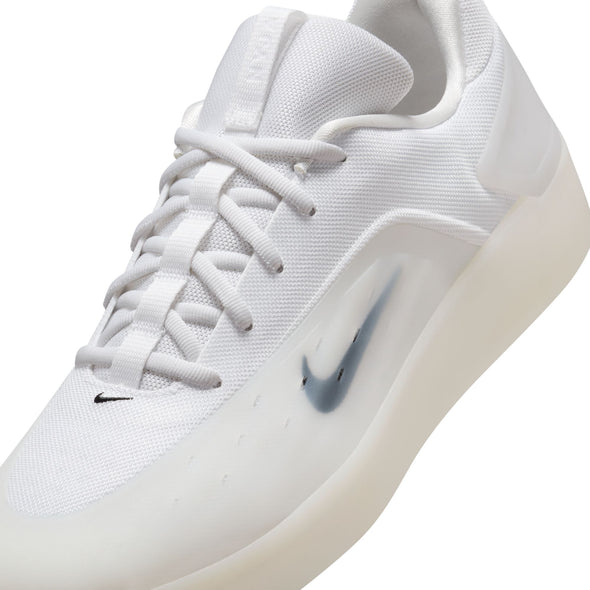 Nike SB Zoom Nyjah 4 - White/Black-White-Black