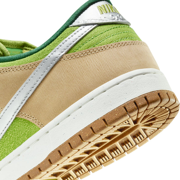 Nike SB Dunk Low Pro WC - Sesame/Metallic Silver-Pear-Fir