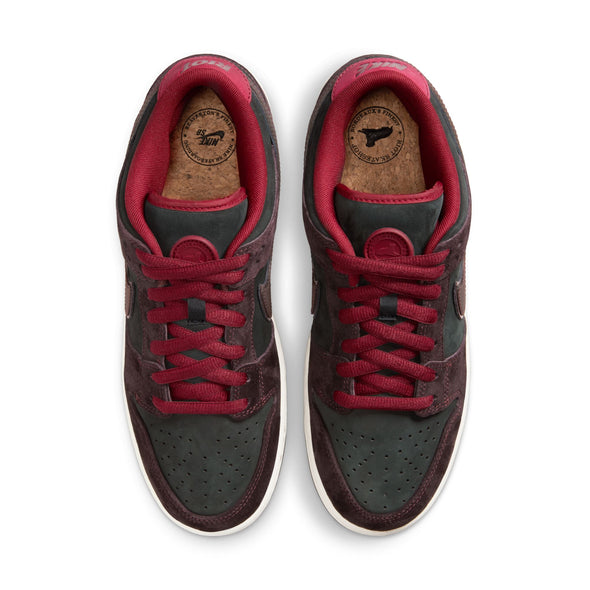 Nike SB Dunk Low Pro QS Riot - Mahogany/Dk. Beetroot-Team Red-Sail