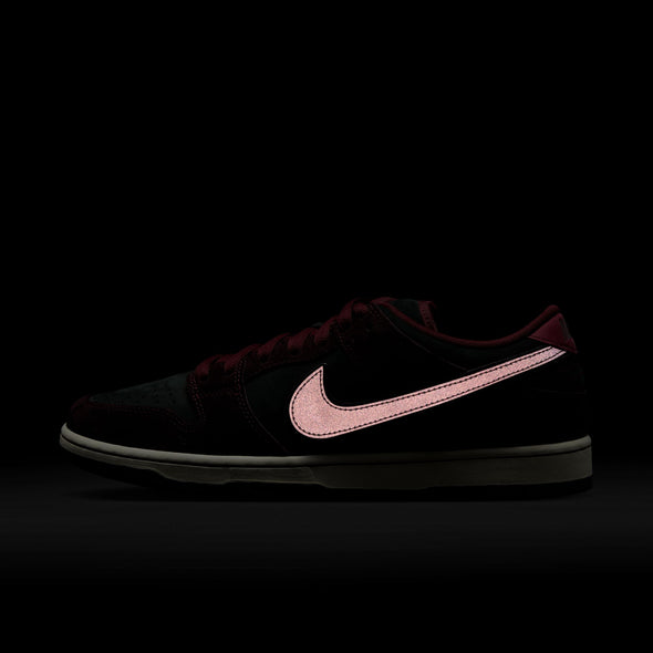 Nike SB Dunk Low Pro QS Riot - Mahogany/Dk. Beetroot-Team Red-Sail
