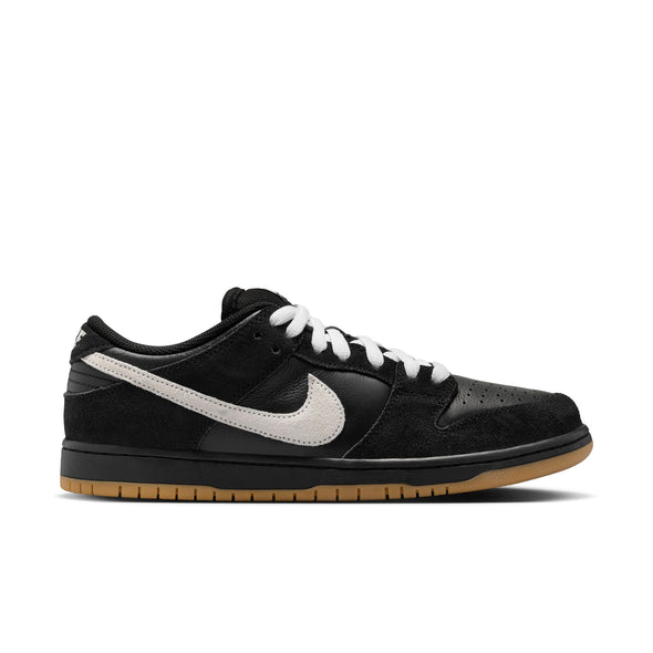 Nike SB Dunk Low Pro - Black/White-Black-Gum Lt. Brown