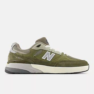 NB Numeric Andrew Reynolds 933 - Black with Dark Olivine